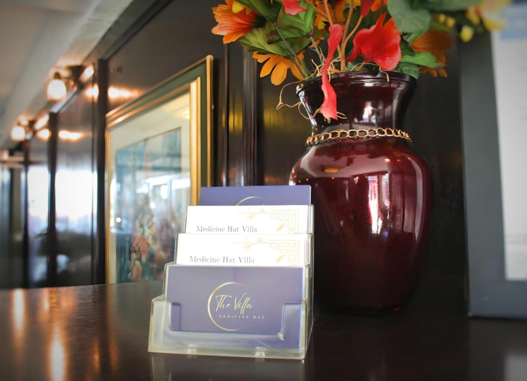 The Medicine Hat Villa Ngoại thất bức ảnh